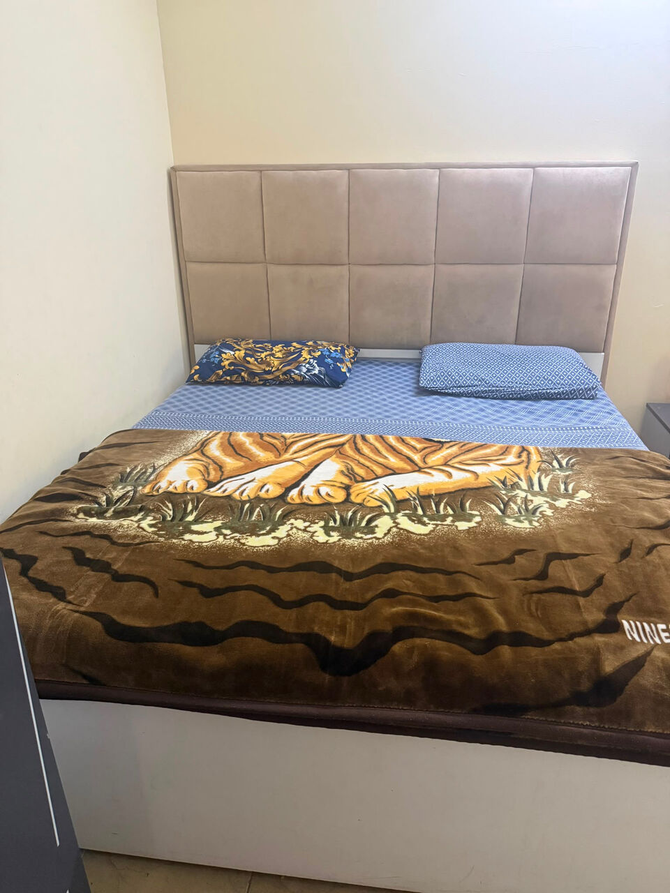 Riffa, Furniture, BHD 60,  King Size Bed, Carpet