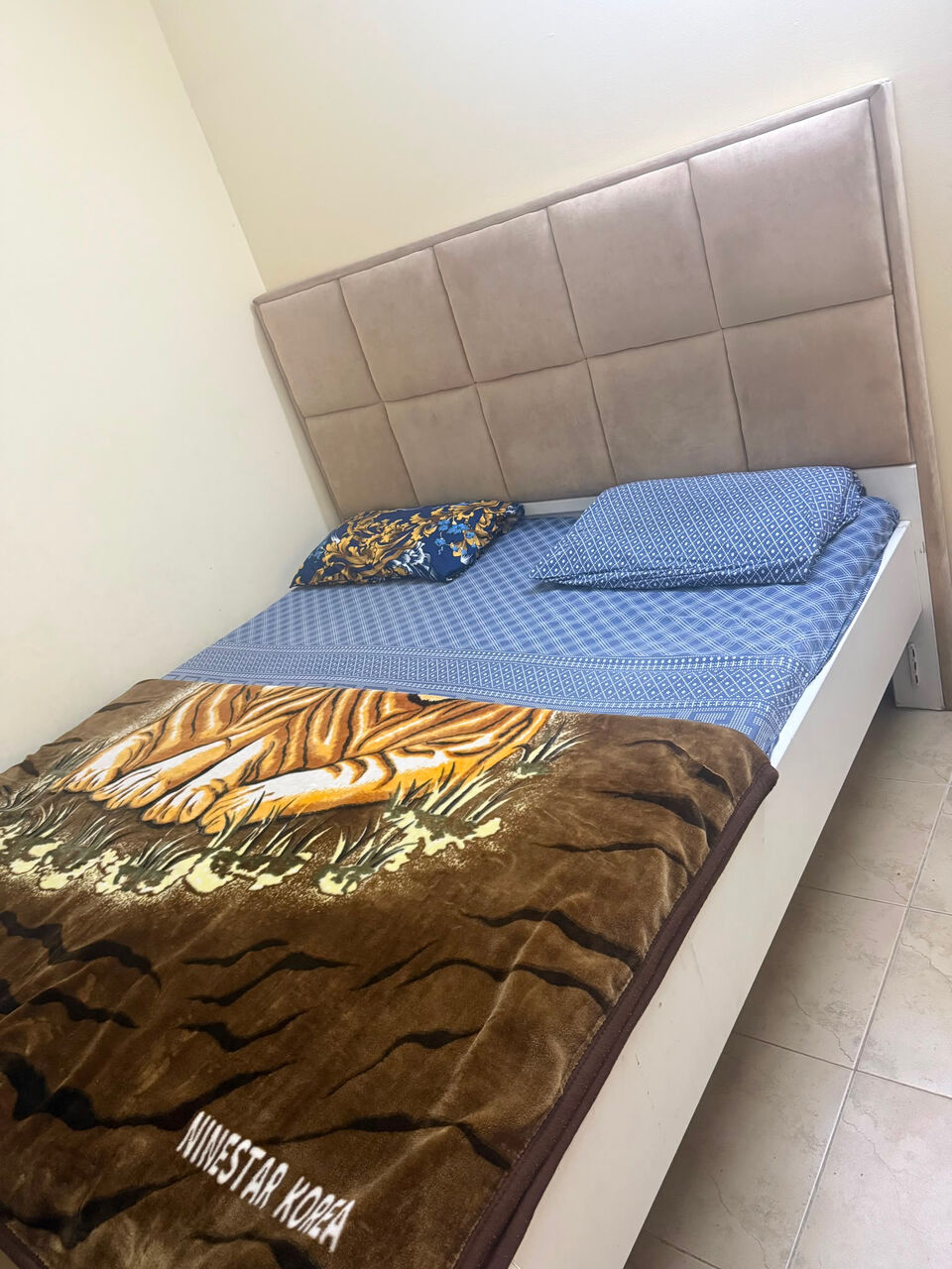 Riffa, Furniture, BHD 60,  King Size Bed, Carpet