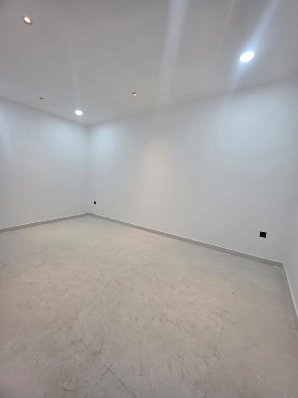 Khobar, Apartments, Flats, Houses & Villas, SAR 35000/year,  3 BR,  Consists Of:- 3 Bedrooms, A Living Room ,  2 Bathrooms, And A Kitchen,   Fast Floor, Exter
