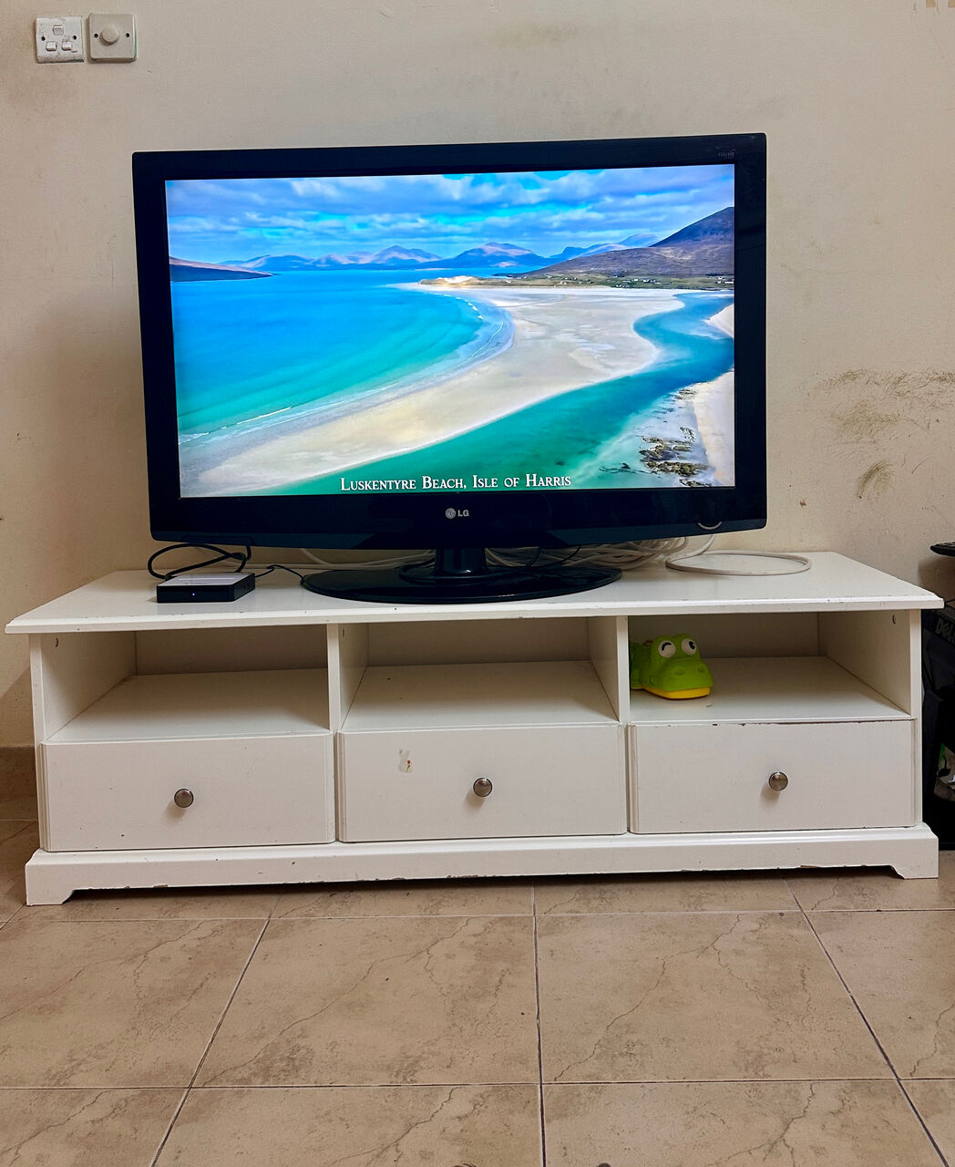 Riffa, Electronics, BHD 45,  LG LED 42" ,ikea Stand ,android Box