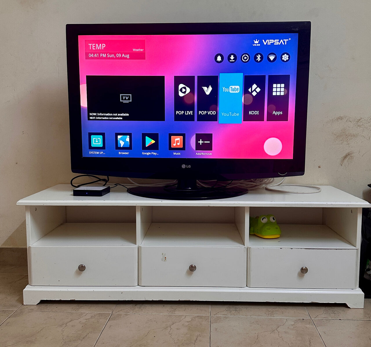 Riffa, Electronics, BHD 45,  LG LED 42" ,ikea Stand ,android Box
