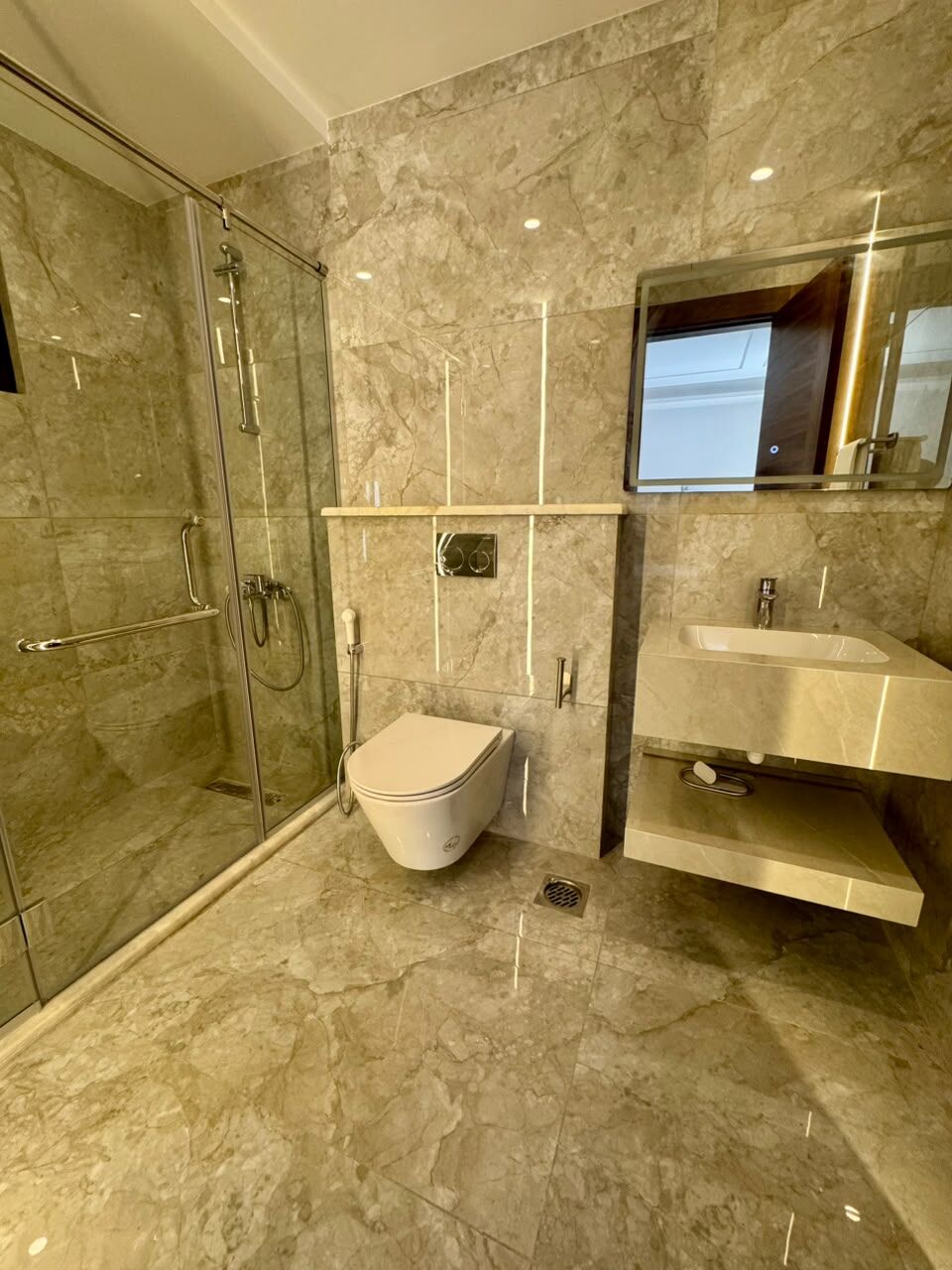 Abdoun, Apartments, Flats, Houses & Villas, JOD 18000/year,  Furnished,  3 BR,  Furnished Modern Apartment For Rent In Abdoun