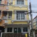 THB 28000,  25 Sq. Feet,  4-story Townhome For Rent, Soi Sridan 24, Corner House, Can Be Registered, House In The