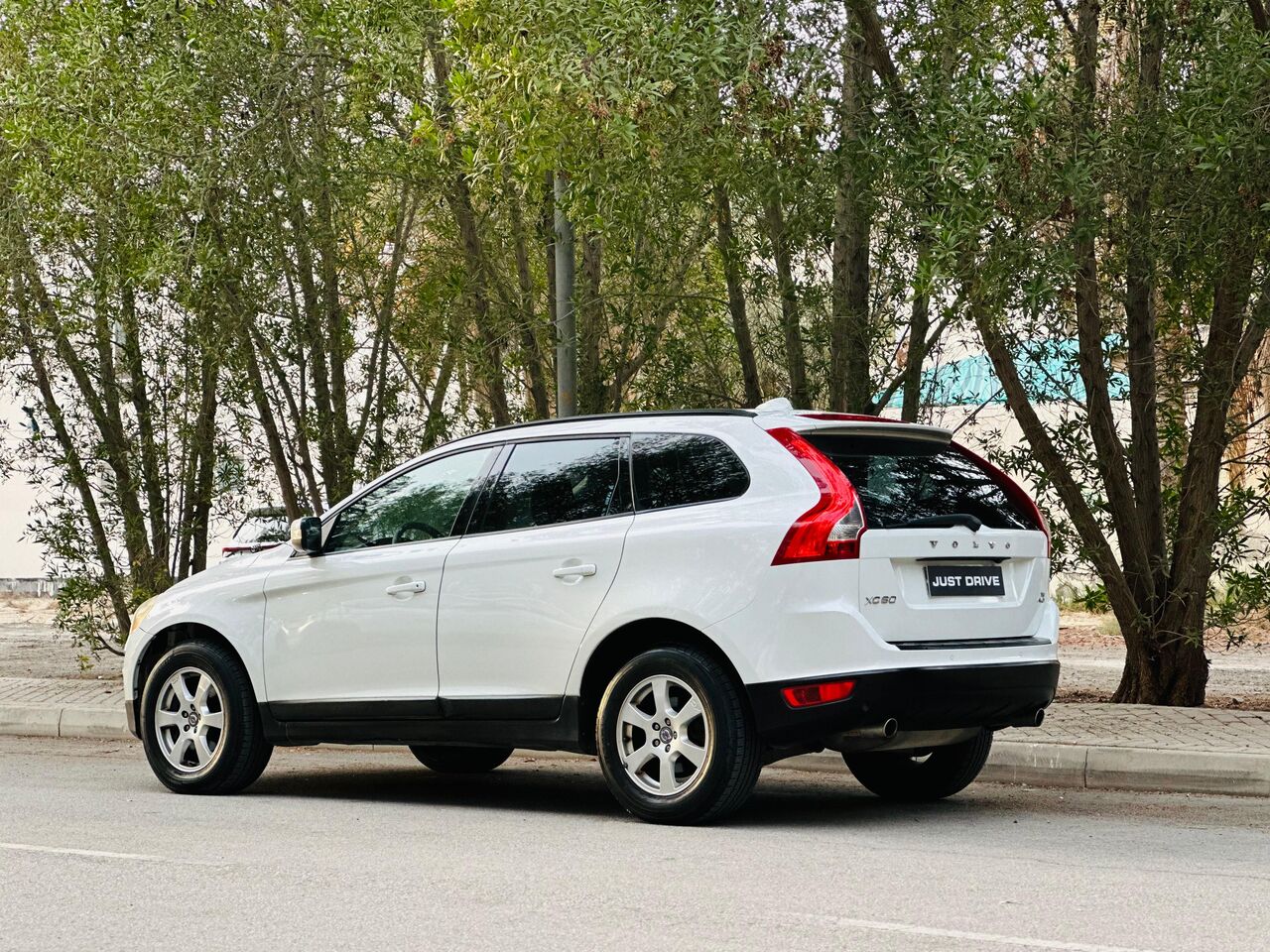 Segaya, Vehicles, Cars & Trucks , BHD 2100,  VOLVO XC 60,  2009,  Automatic,  168000 KM,    MODEL WELL MAINTAINED SUV CALL OR WHATSAPP ON 35400768 ,33665080