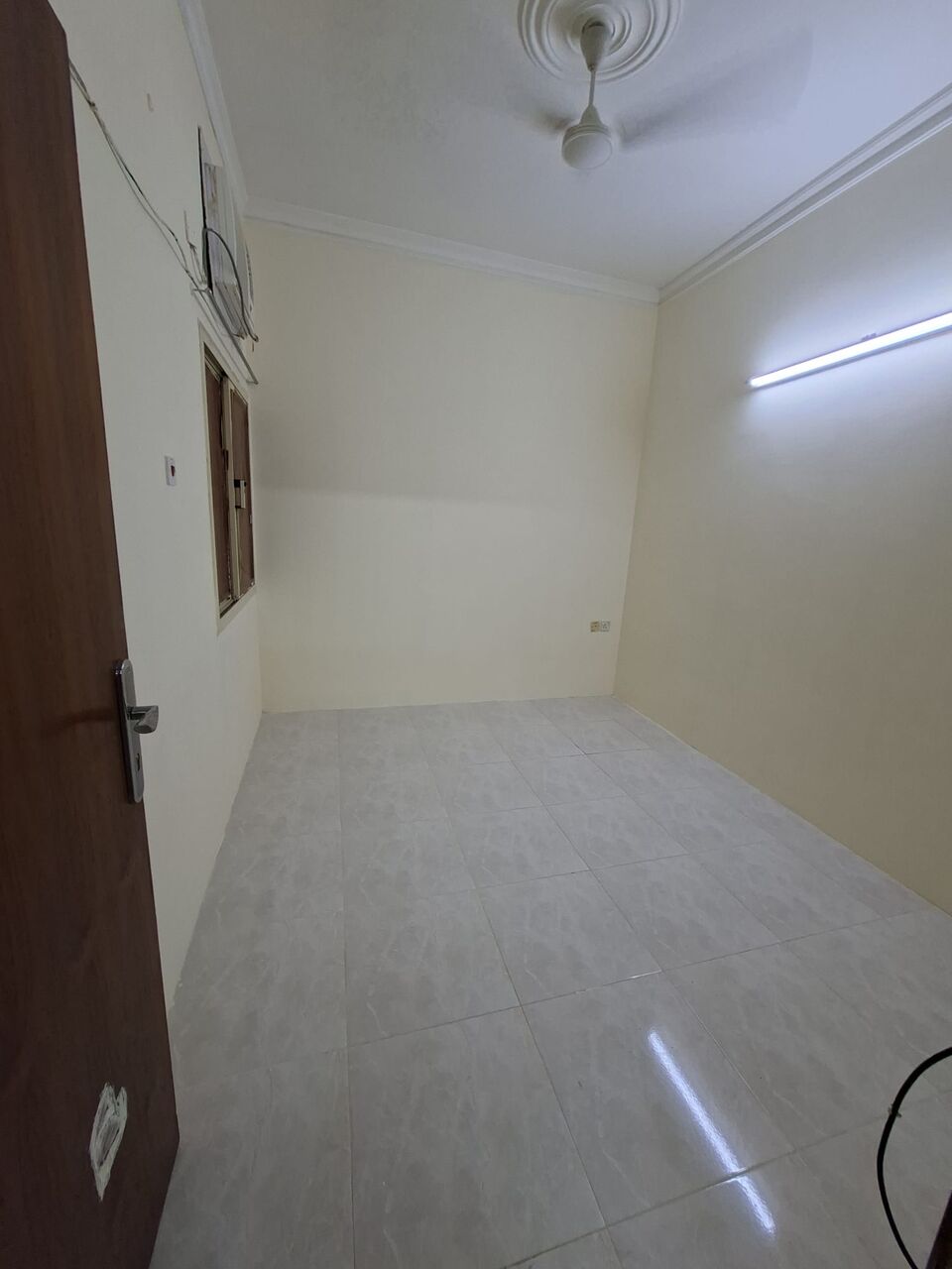 Manama, Apartments, Flats, Houses & Villas, BHD 150,  1 BR,  Apartment For Rent In Rus Ruman Semi Furnished 1bhk With Electricity