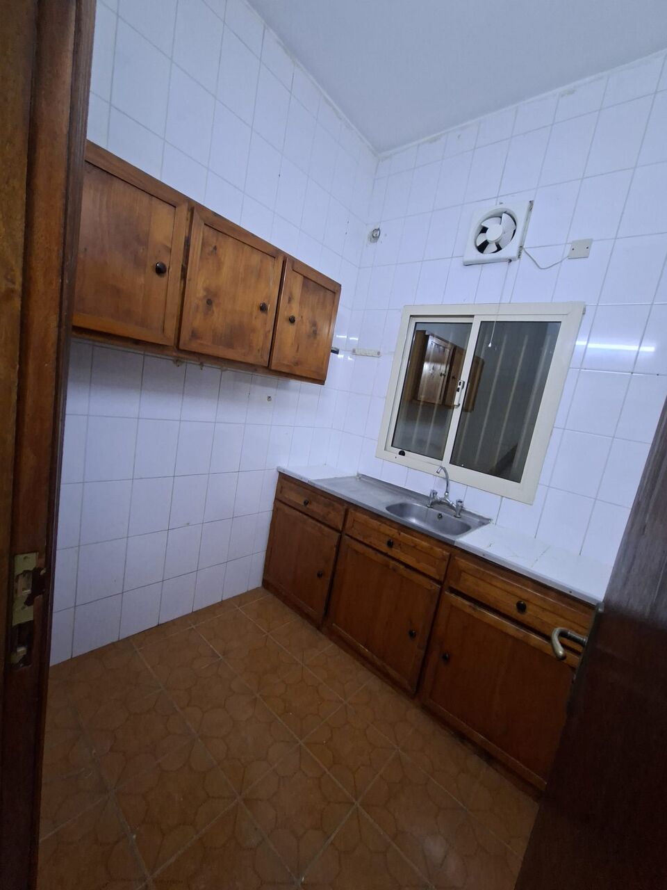 Manama, Apartments, Flats, Houses & Villas, BHD 150,  1 BR,  Apartment For Rent In Rus Ruman Semi Furnished 1bhk With Electricity