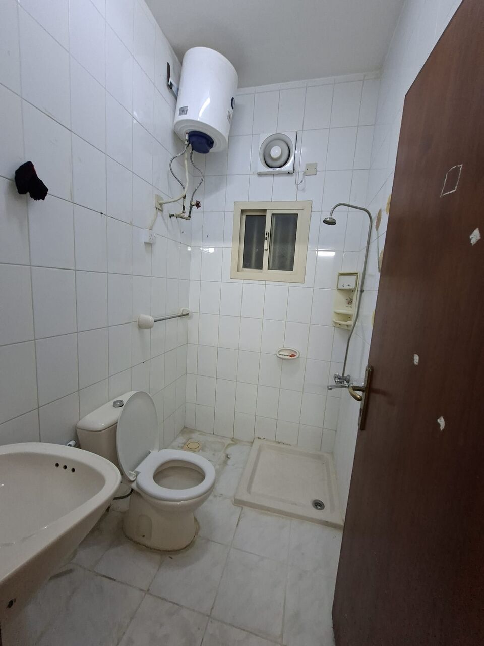 Manama, Apartments, Flats, Houses & Villas, BHD 150,  1 BR,  Apartment For Rent In Rus Ruman Semi Furnished 1bhk With Electricity