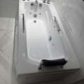 BHD 200, GAT Whirlpool Jacuzzi Bathtub In Excellent Condition.