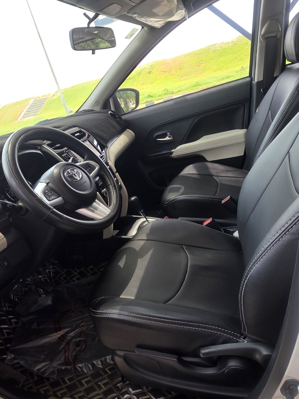 Riyadh, Vehicles, Cars & Trucks , SAR 62000,  Toyota Rush,  2023,  Automatic,  1000525 KM,  Need To Sell My  7 Seaters Or To Replace By 4 Seater As My Family Left The King