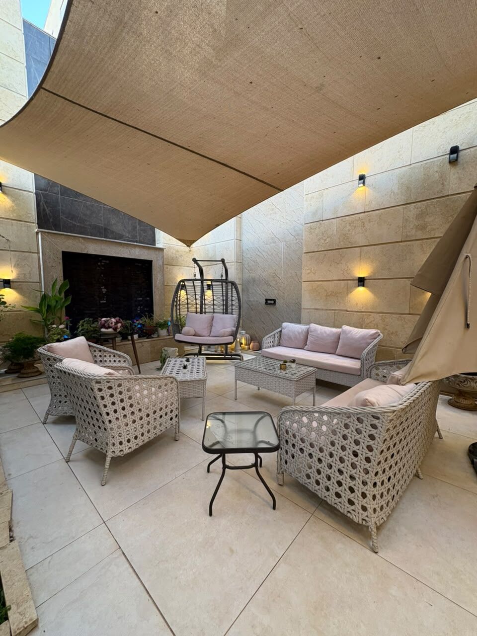 Amman, Apartments, Flats, Houses & Villas, JOD 25000/year,  Furnished,  2 BR,  Your Dream Home Awaits On Airport Road!