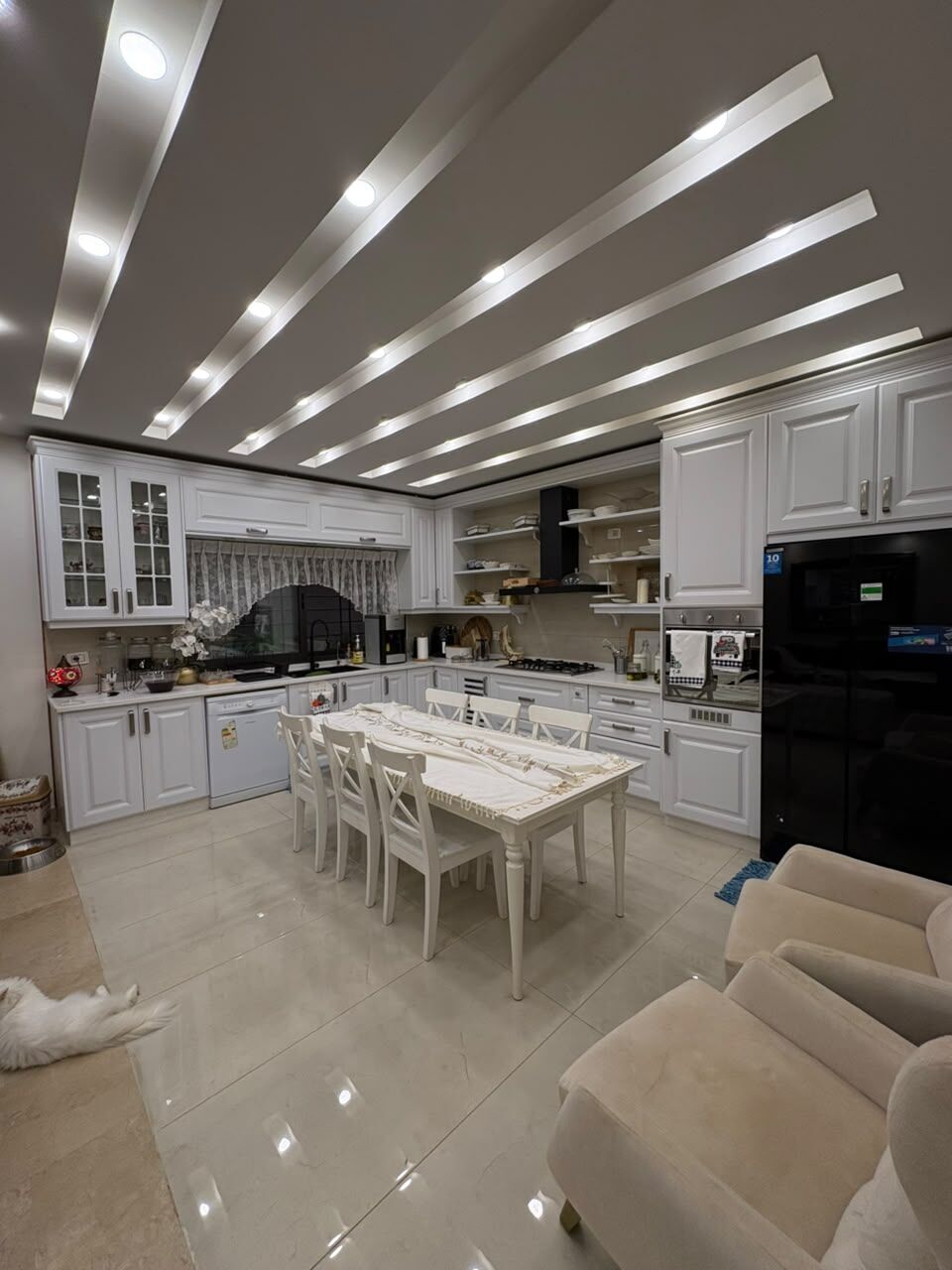 Amman, Apartments, Flats, Houses & Villas, JOD 25000/year,  Furnished,  2 BR,  Your Dream Home Awaits On Airport Road!