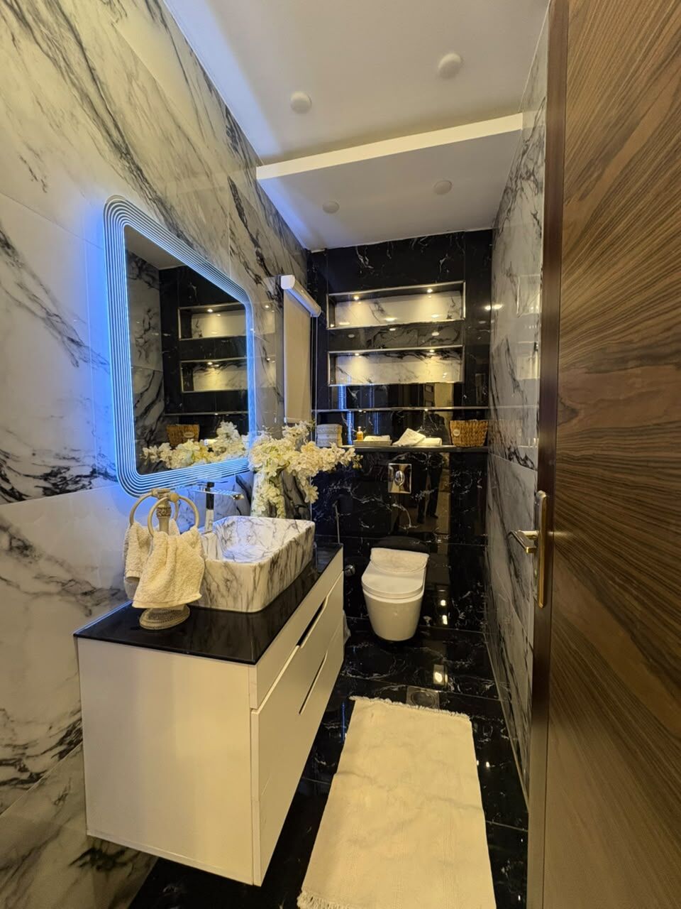 Amman, Apartments, Flats, Houses & Villas, JOD 25000/year,  Furnished,  2 BR,  Your Dream Home Awaits On Airport Road!