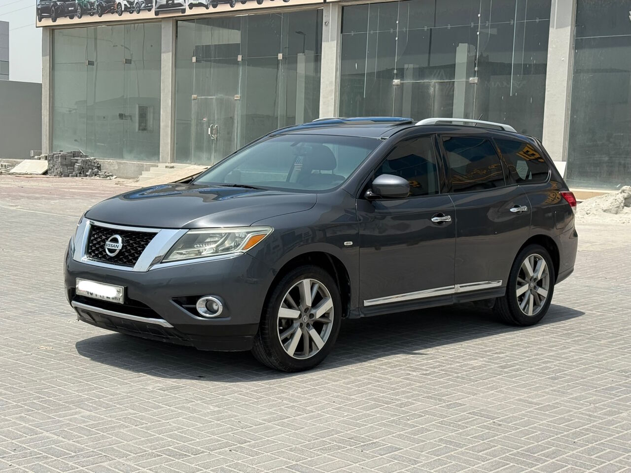 Manama, Vehicles, Cars & Trucks , BHD 2900,  Nissan Pathfinder,  2014,  Automatic,  133800 KM,    (Grey)
