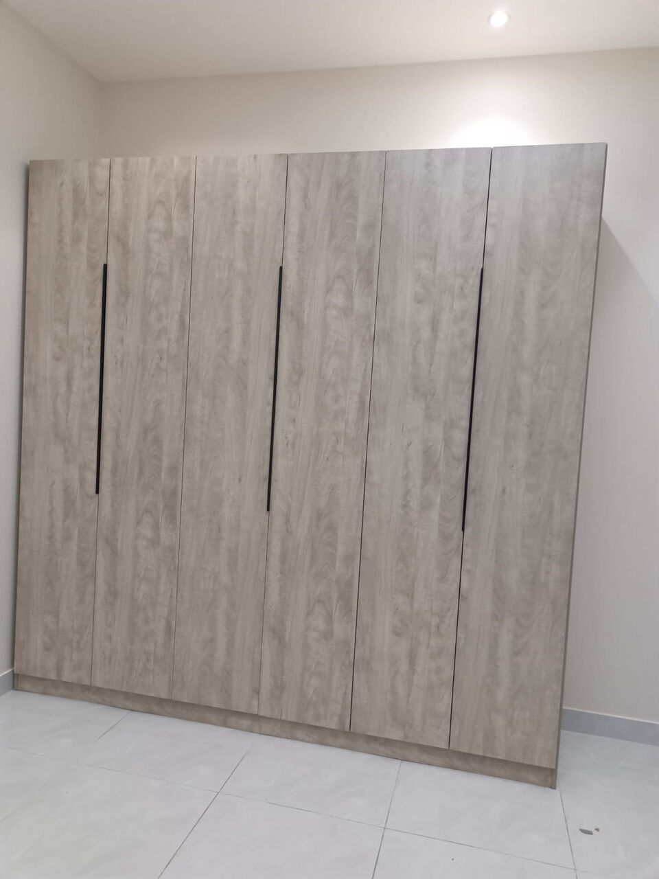Jeddah, Furniture, SAR 1100,  Brand New 6 Door Cabinet Are Available In Multiple Colors And Designs
