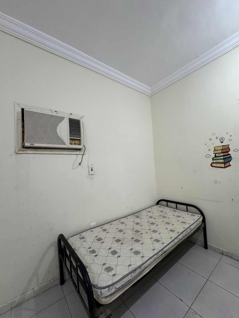 Jeddah, Rooms for Rent, SAR 650/month,  Furnished,  I Am Offering A Well Furnished Room For 2 Persons In Total With All Amenities Available