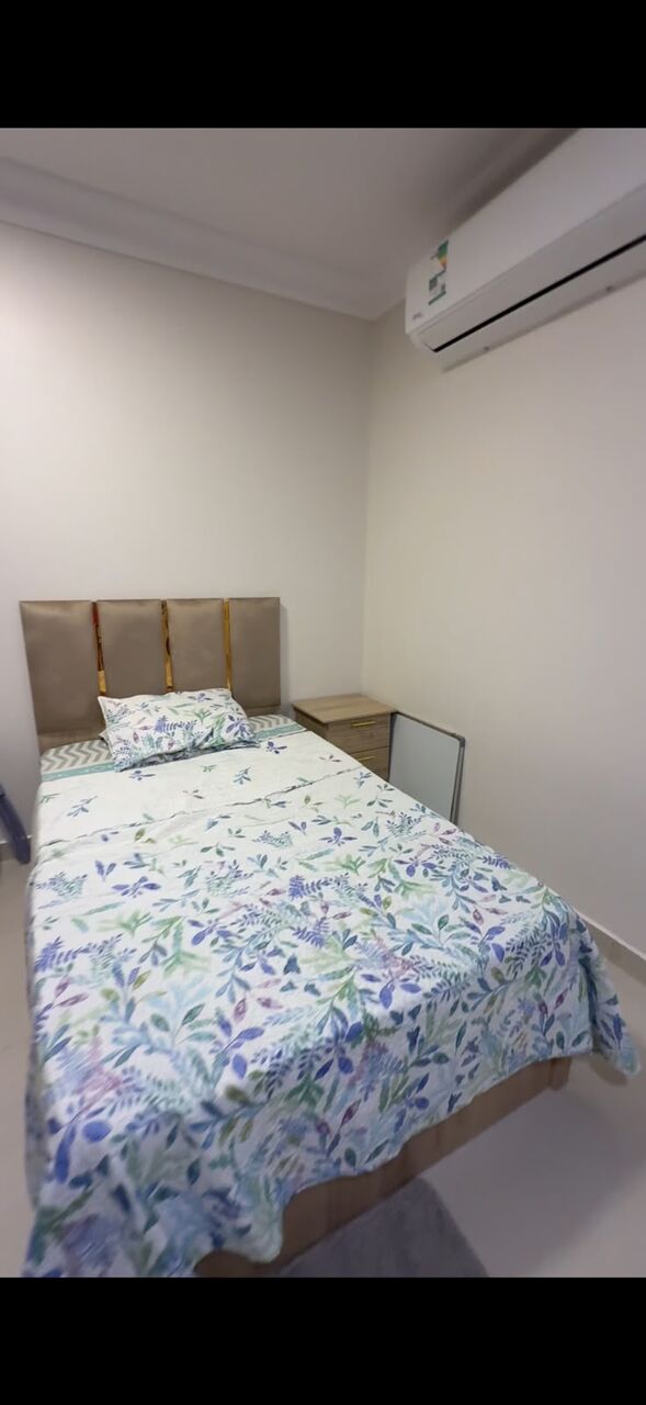 Riyadh, Furniture, SAR 1300,  Complete Bedroom Set For Sale &ndash; Excellent Condition- 10 Days Old