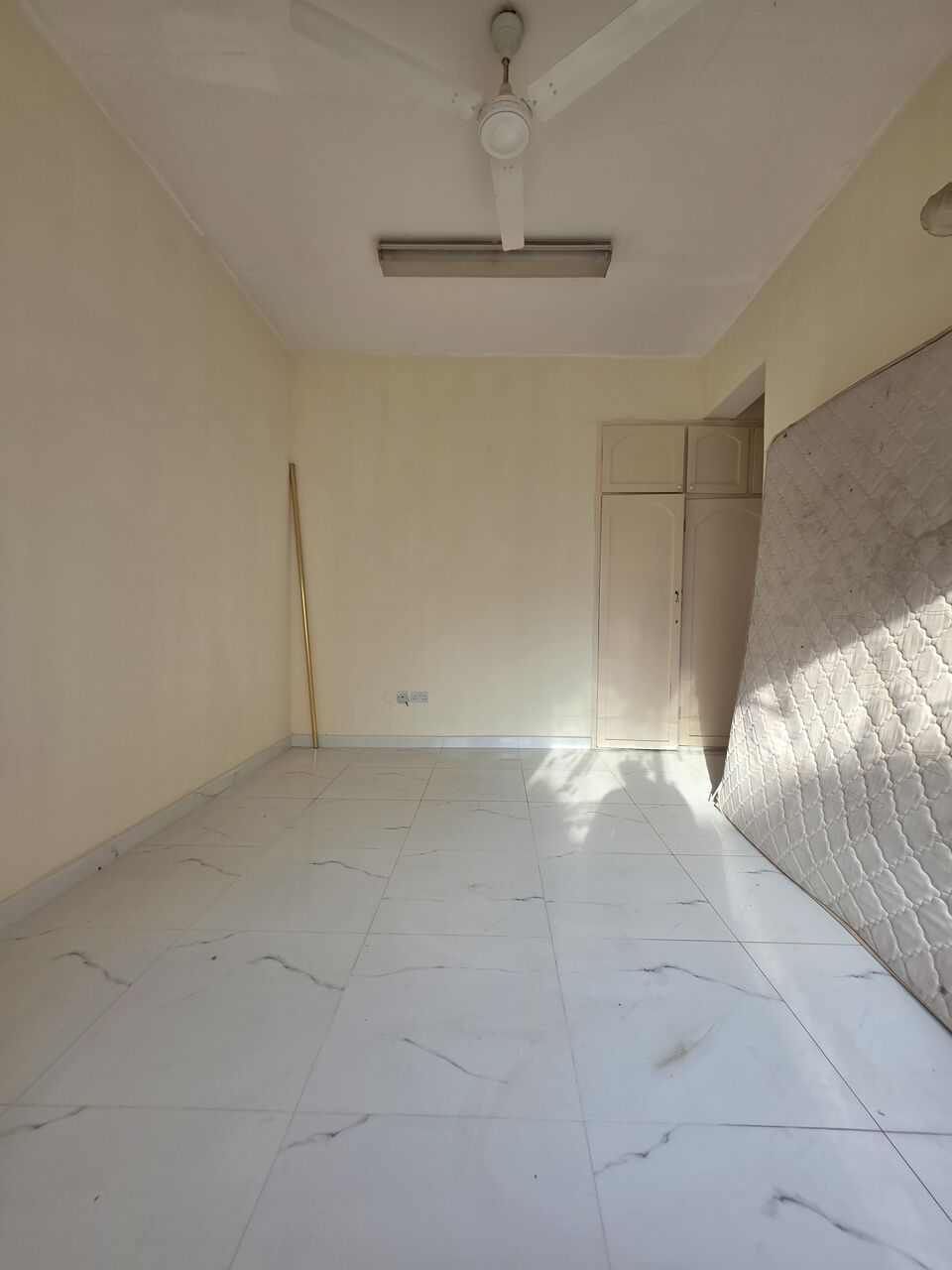Gudaibiya, Apartments, Flats, Houses & Villas, BHD 160/month,  2 BR,  Very Neet UN Furnished 2 BHK Flat Without Ewa @160/BD In Gudaibiya