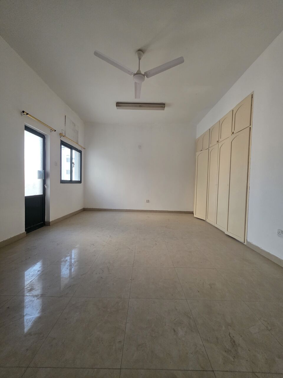 Gudaibiya, Apartments, Flats, Houses & Villas, BHD 150/month,  2 BR,  Very Neet UN Furnished 2 BHK Balcony Flat Without Ewa @150/BD In Gudaibiya