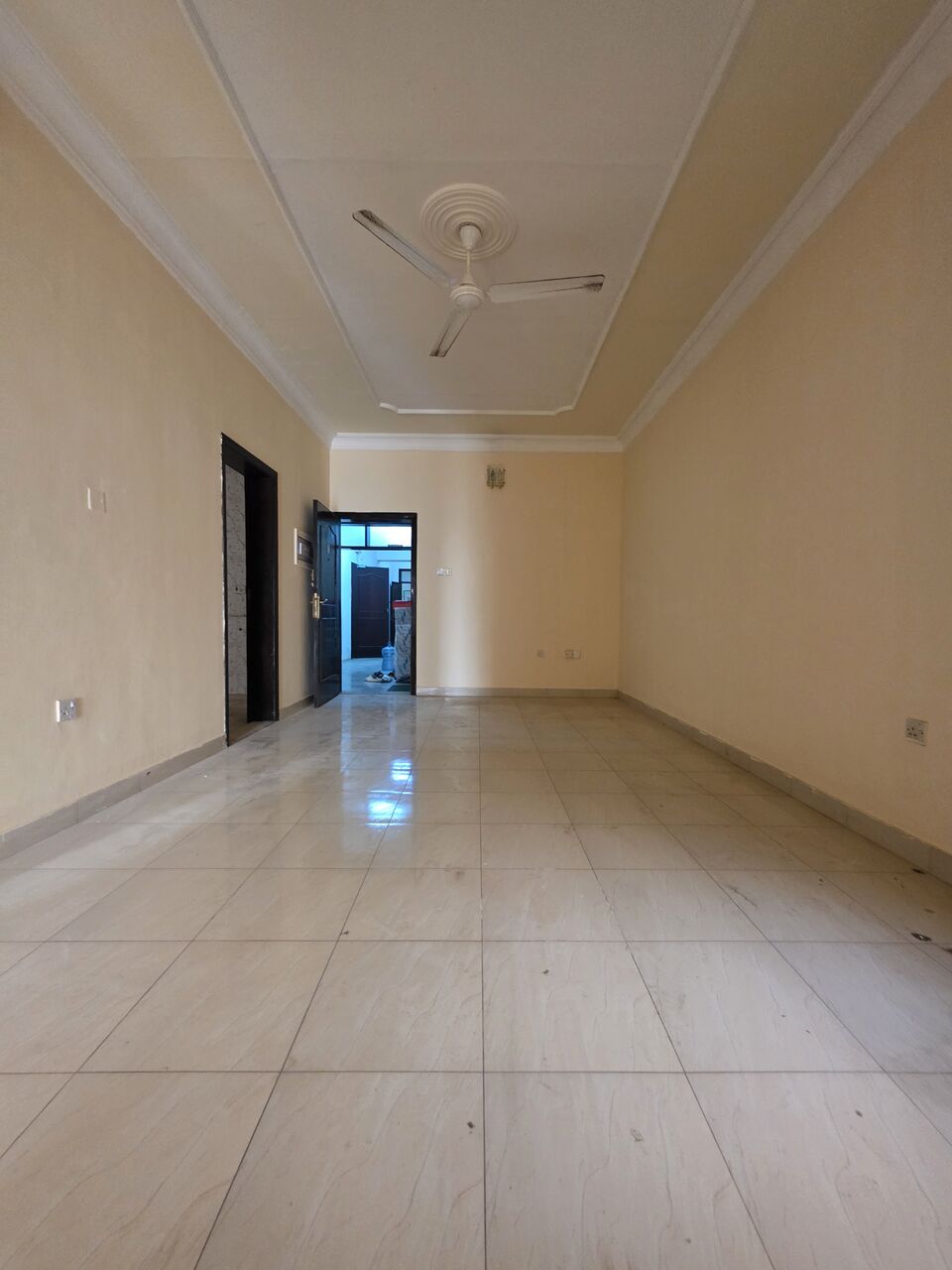 Hoora, Apartments, Flats, Houses & Villas, BHD 240/month,  2 BR,  Semi Furnished Balcony Spacious 2 BHK Flat With Ewa & Parking @240/BD In Hoora