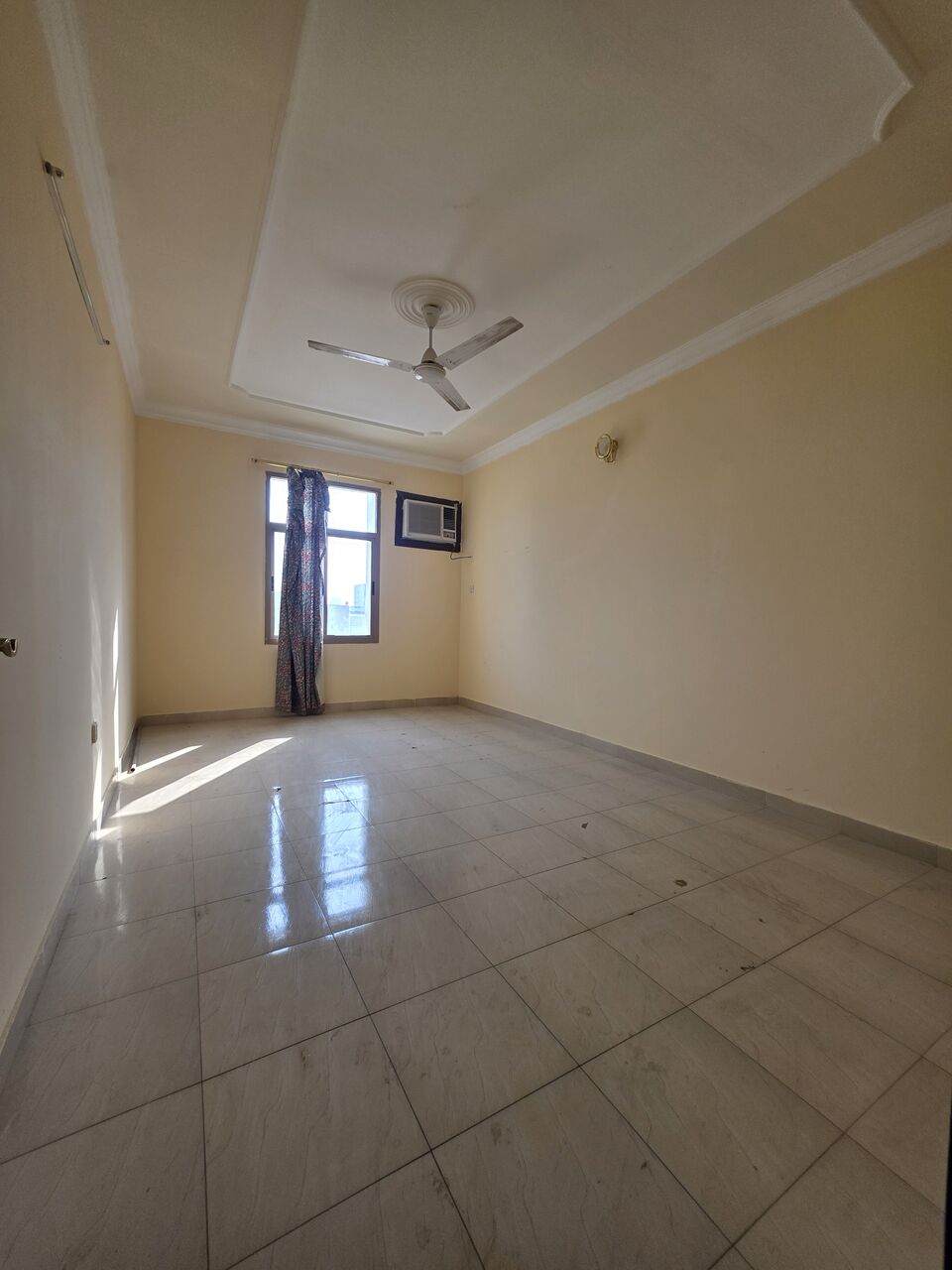 Hoora, Apartments, Flats, Houses & Villas, BHD 240/month,  2 BR,  Semi Furnished Balcony Spacious 2 BHK Flat With Ewa & Parking @240/BD In Hoora