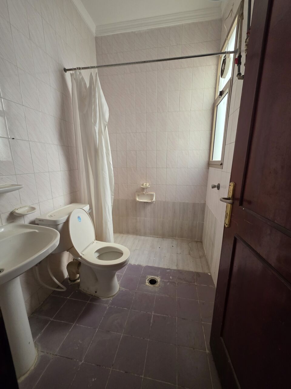 Hoora, Apartments, Flats, Houses & Villas, BHD 240/month,  2 BR,  Semi Furnished Balcony Spacious 2 BHK Flat With Ewa & Parking @240/BD In Hoora