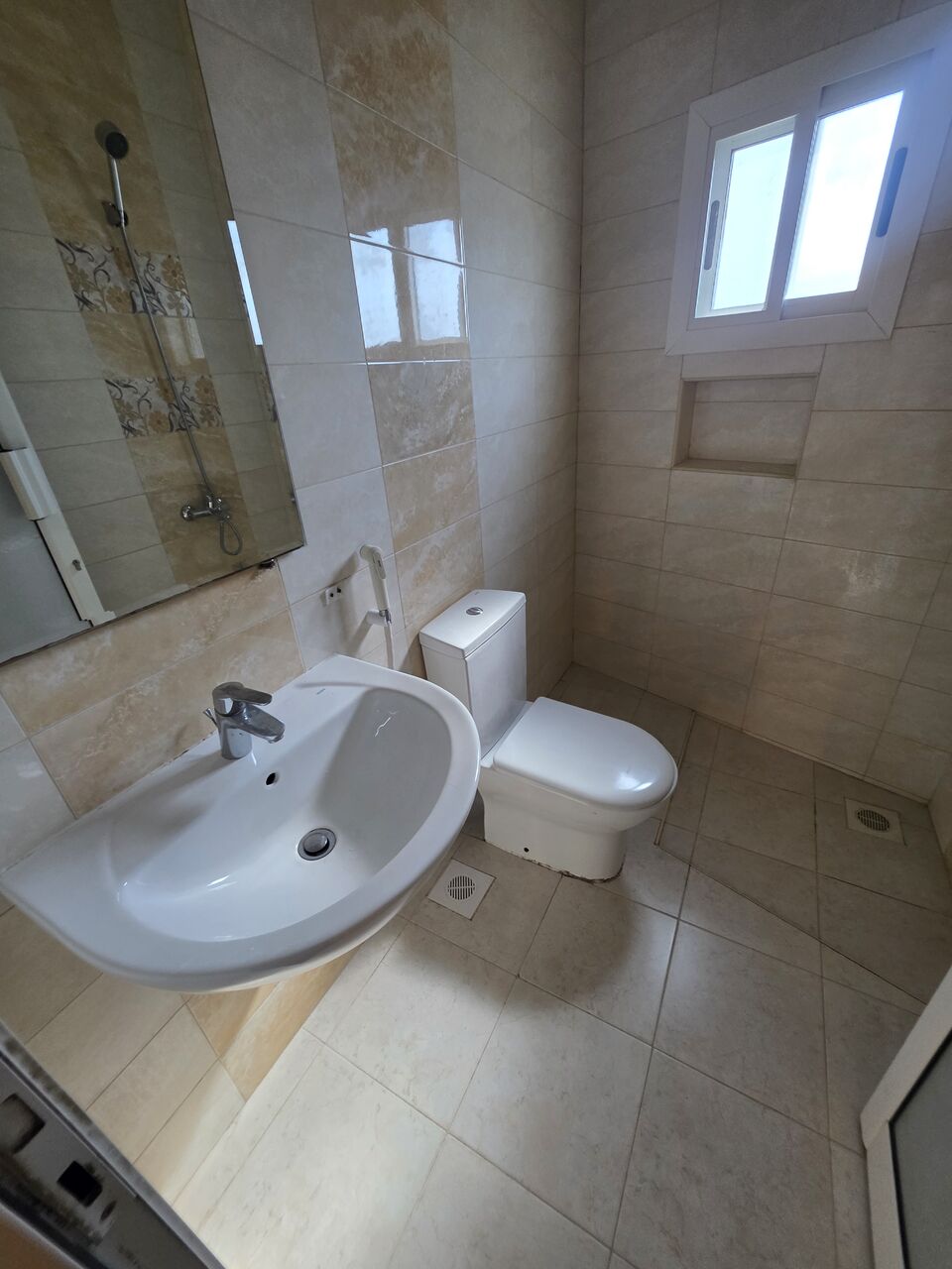 Zinj, Apartments, Flats, Houses & Villas, BHD 250/month,  Furnished,  1 BR,  Parking - WiFi - Fully Furnished 1 BHK Flat With Ewa @250/BD In Zinj