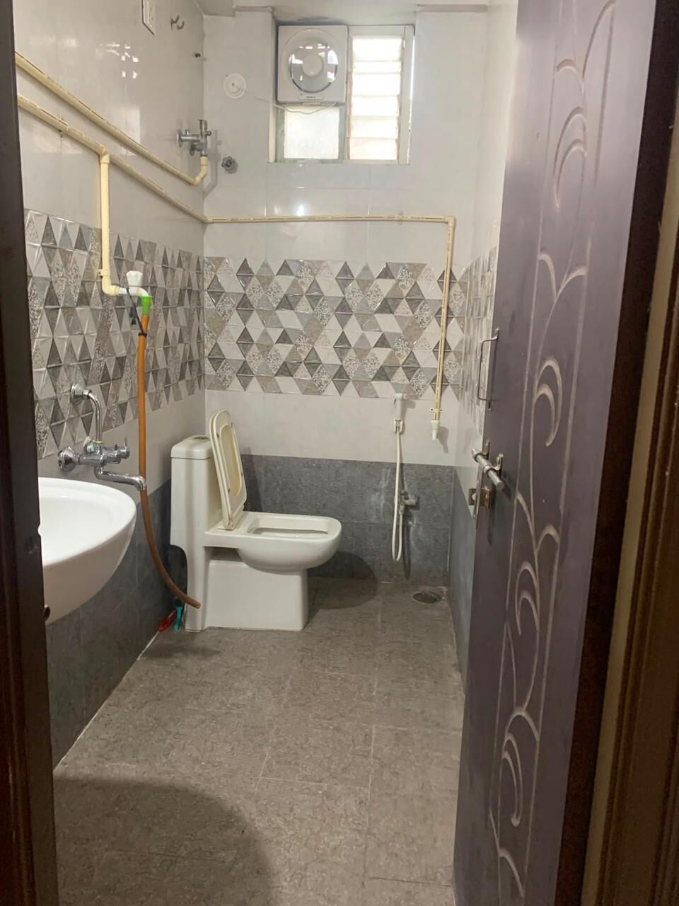 Hyderabad, Apartments, Flats, Houses & Villas, 3 BR,  1350 Sq. Meter,  3 BHK, 1350Sft, Flats For Rent In Salarjung Colony Beside Eye Clinic.
