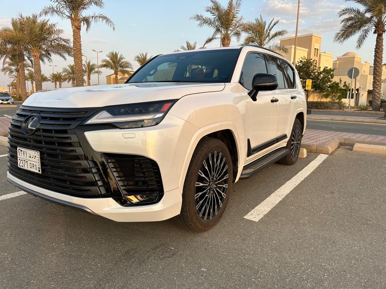 Rabigh, Vehicles, Cars & Trucks , SAR 570000,  Lexus LX 600 VIP Edition,  2025,  Automatic,  10500 KM,    For Immediate Cash Sale