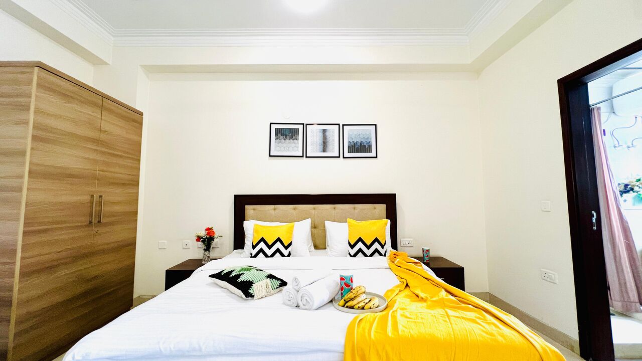 Gurugram, Apartments, Flats, Houses & Villas, INR 2500/day,  Furnished,  Studio,  375 Sq. Feet,  Studio Apartment Golf Course Road
