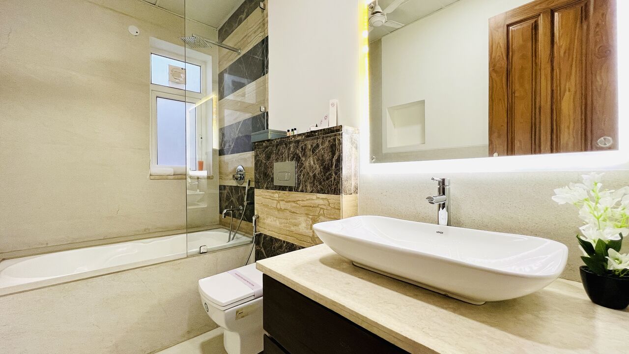 Gurgaon, Apartments, Flats, Houses & Villas, INR 9000/day,  Furnished,  3 BR,  2100 Sq. Meter,  Luxury Three Bedroom Apartment Gurgaon