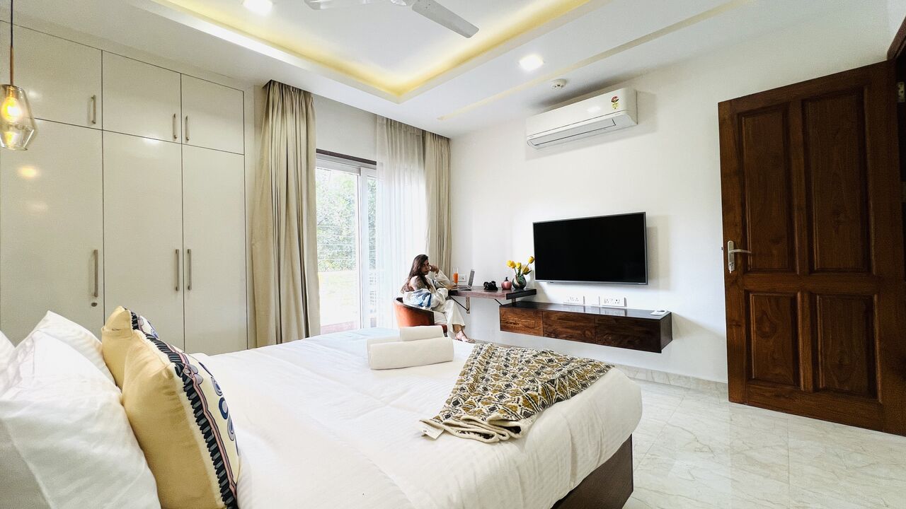 Gurgaon, Apartments, Flats, Houses & Villas, INR 9000/day,  Furnished,  3 BR,  2100 Sq. Meter,  Luxury Three Bedroom Apartment Gurgaon