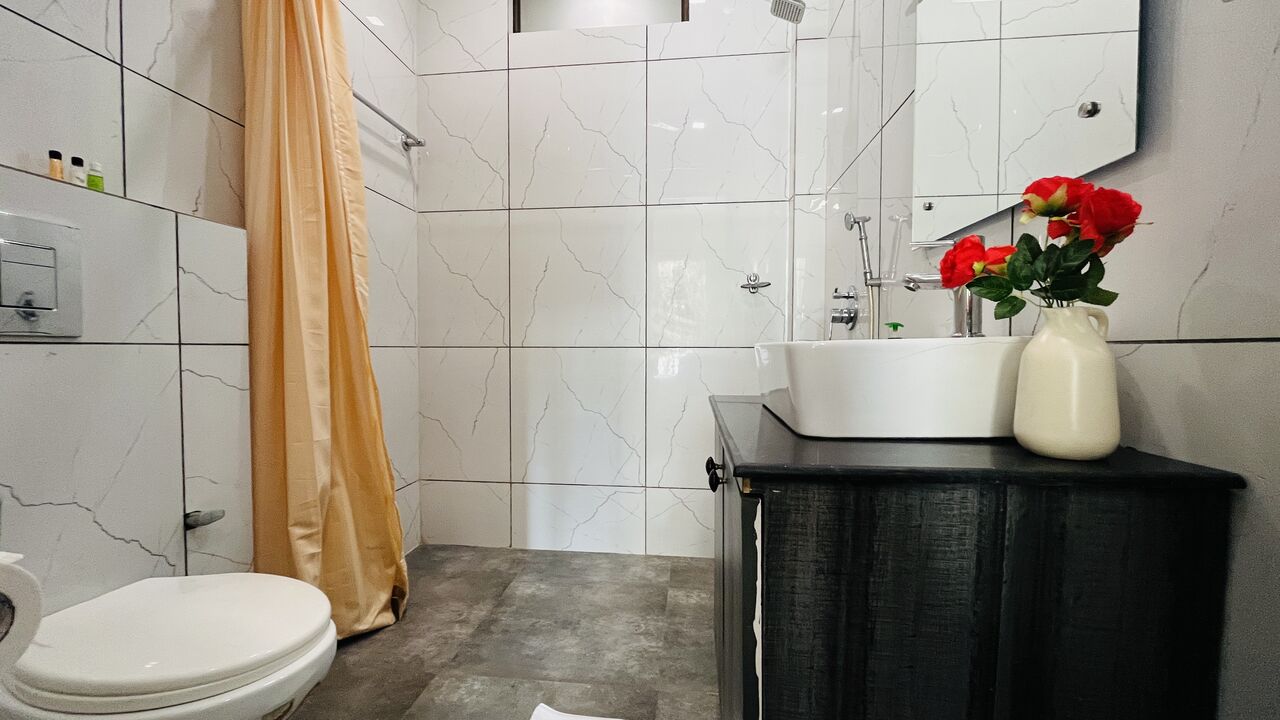 Gurgaon, Apartments, Flats, Houses & Villas, INR 3500/day,  Furnished,  Studio,  325 Sq. Feet,  Studio Apartment Dlf Cyber City