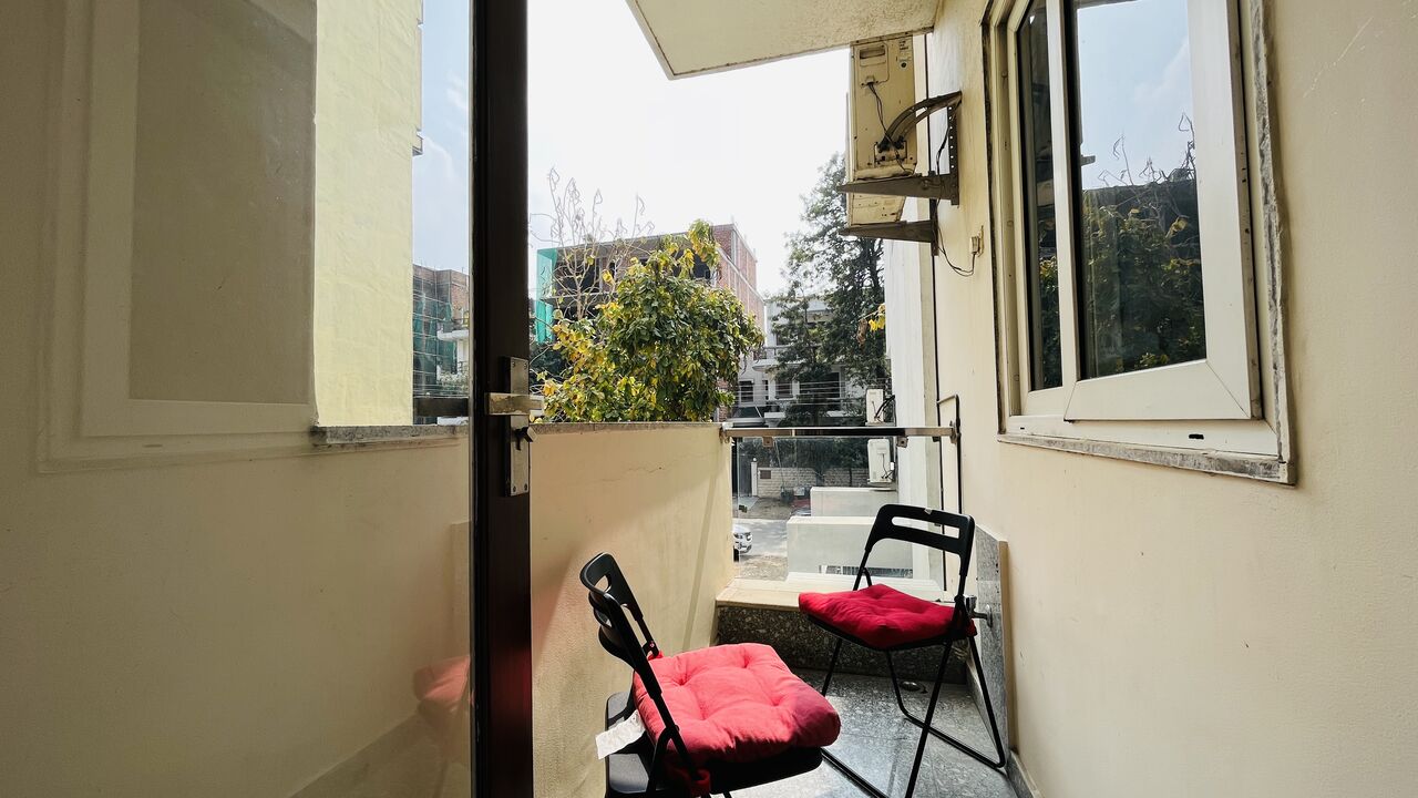 Gurgaon, Apartments, Flats, Houses & Villas, INR 3500/day,  Furnished,  Studio,  325 Sq. Feet,  Studio Apartment Dlf Cyber City