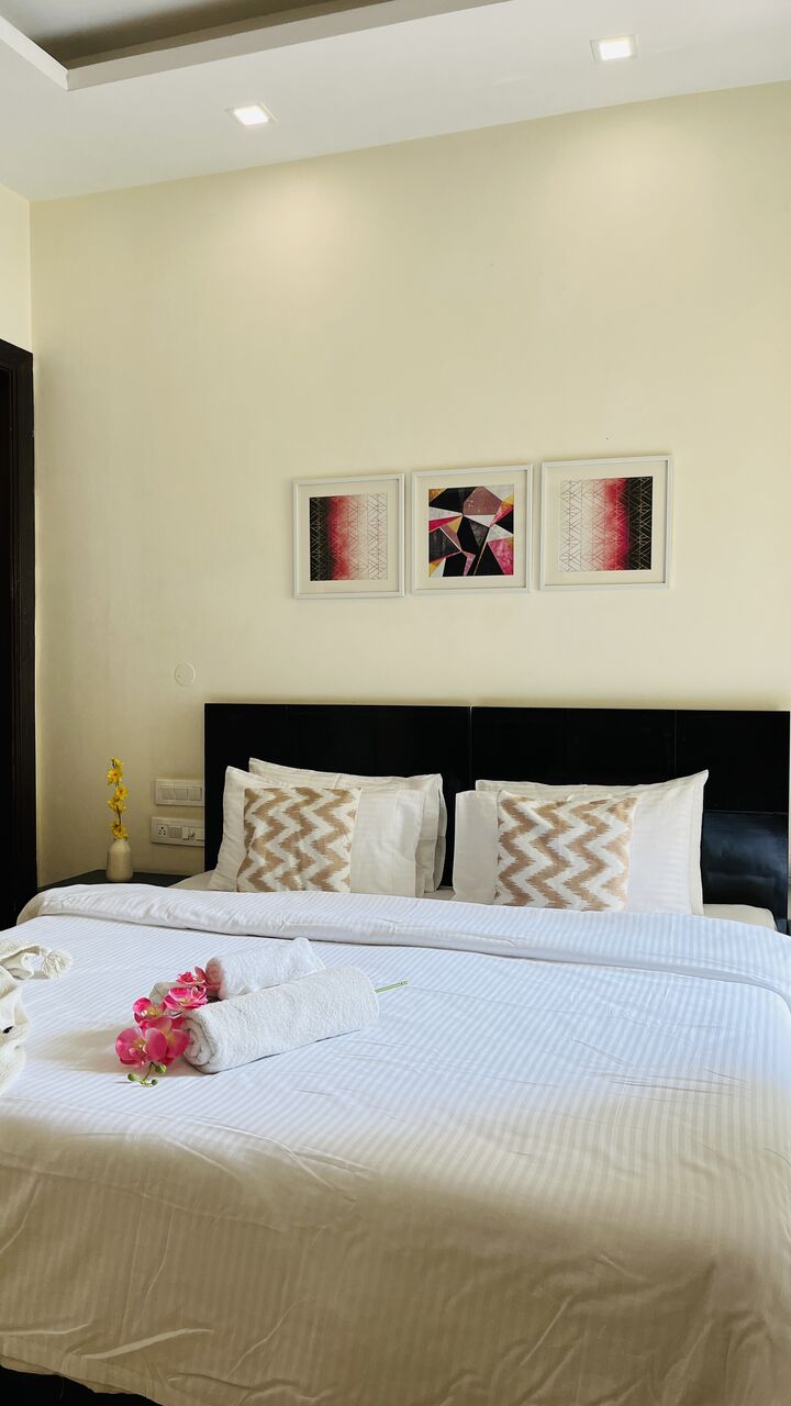 Gurgaon, Apartments, Flats, Houses & Villas, INR 3500/day,  Furnished,  Studio,  325 Sq. Feet,  Studio Apartment Dlf Cyber City