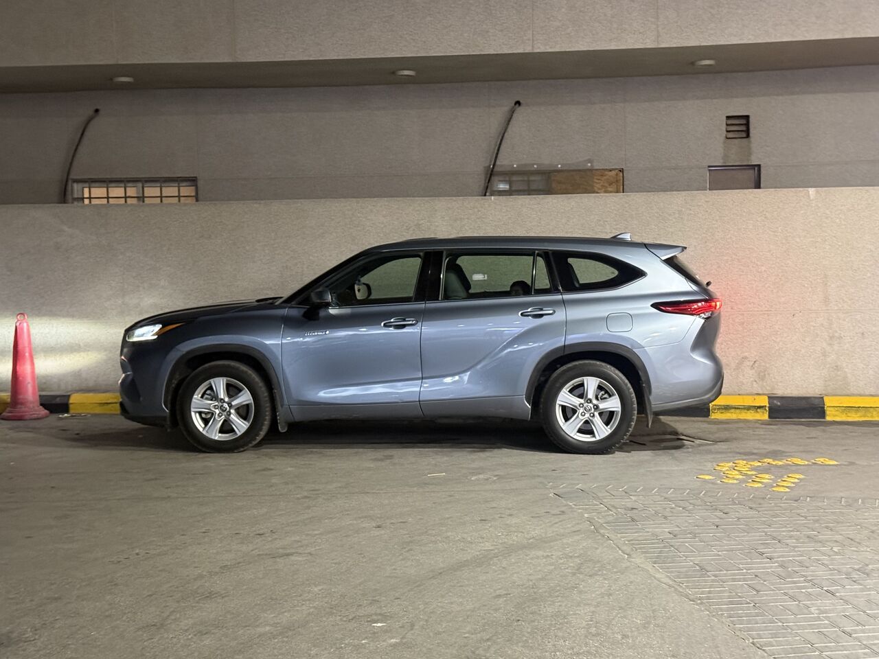 Riyadh, Vehicles, Cars & Trucks , SAR 82500,  Toyota Highlander LE,  2020,  Automatic,  218000 KM,  Toyota Highlander  LE For Sale