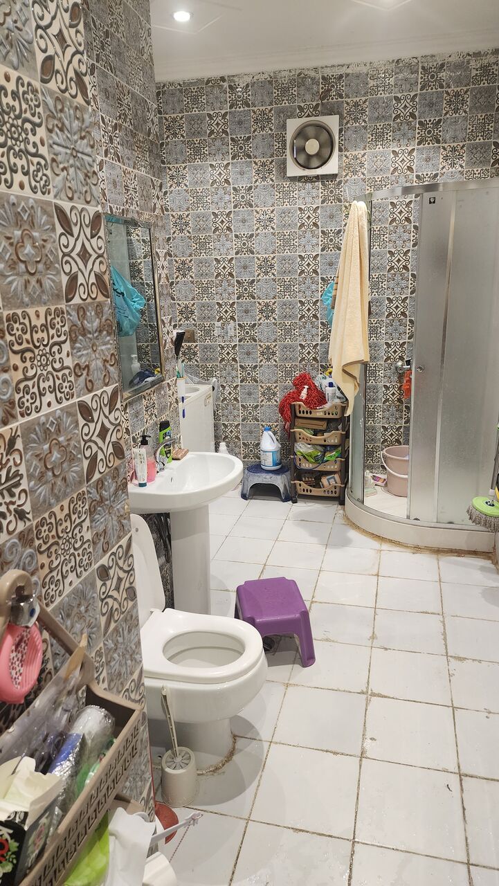 Al Aziziyah, Apartments, Flats, Houses & Villas, SAR 16/month,  1 BR,  1bhk Its A Common Passage Room With 2 Bathroom 16k Per Year Quarterly Payment