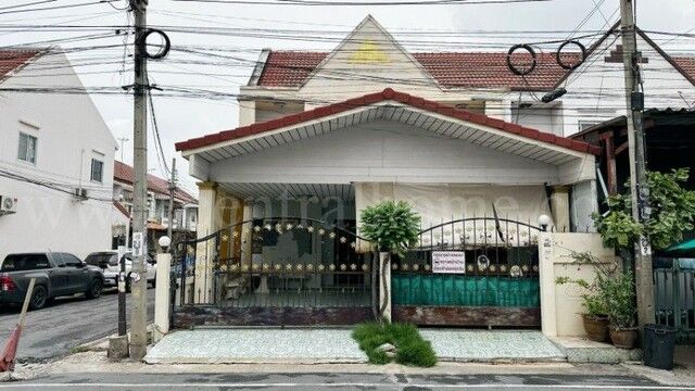 Bangkok, Real Estate For Sale, THB 2890000,  4 BR,  33 Sq. Feet,  Urgent Sale, 2-story Townhouse, Rattanawadi, Corner House, Ready To Move In, Good
