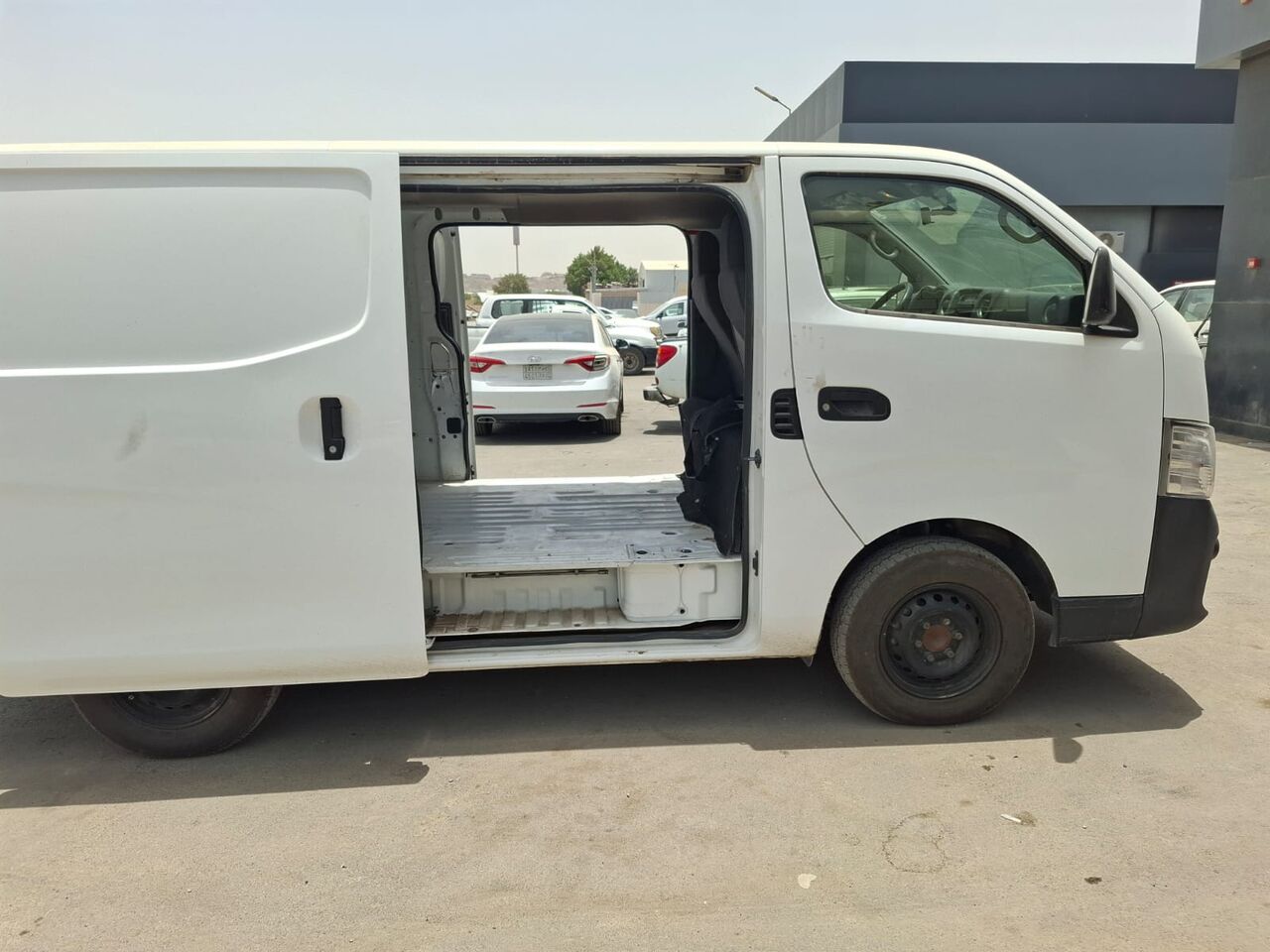 Jeddah, Vehicles, Cars & Trucks , SAR 60000,  Toyota Bus Peteol  / Nissan Bus Diesel,  2018,  Manual,  250000 KM,  Toyota Bus Peteol / Nissan Bus Diesel 2021 For Sale