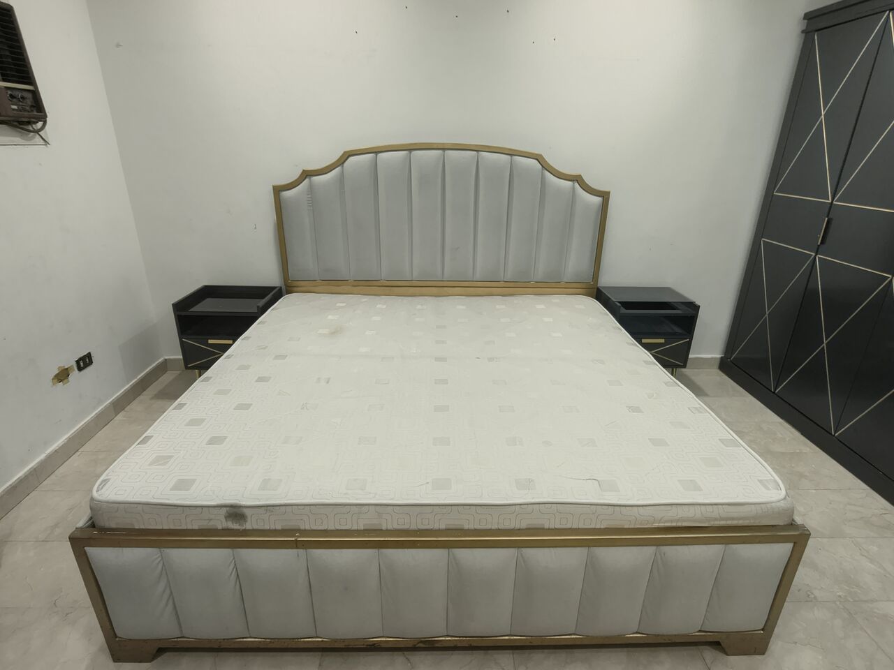 Jeddah, Furniture, SAR 3000,  Complete Bed Set With 2&times;2 Mattress, 6 Door Almari, Chest Drawers, Dressing And Side Tables