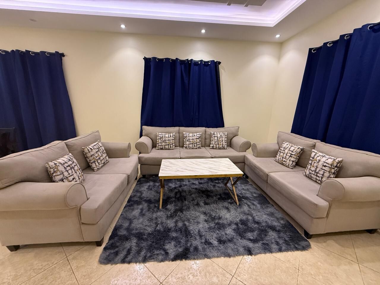 Jeddah, Furniture, SAR 1250,  7-seater Sofa + Table And 4 Serving Tables (fluffy Carpet- Free)