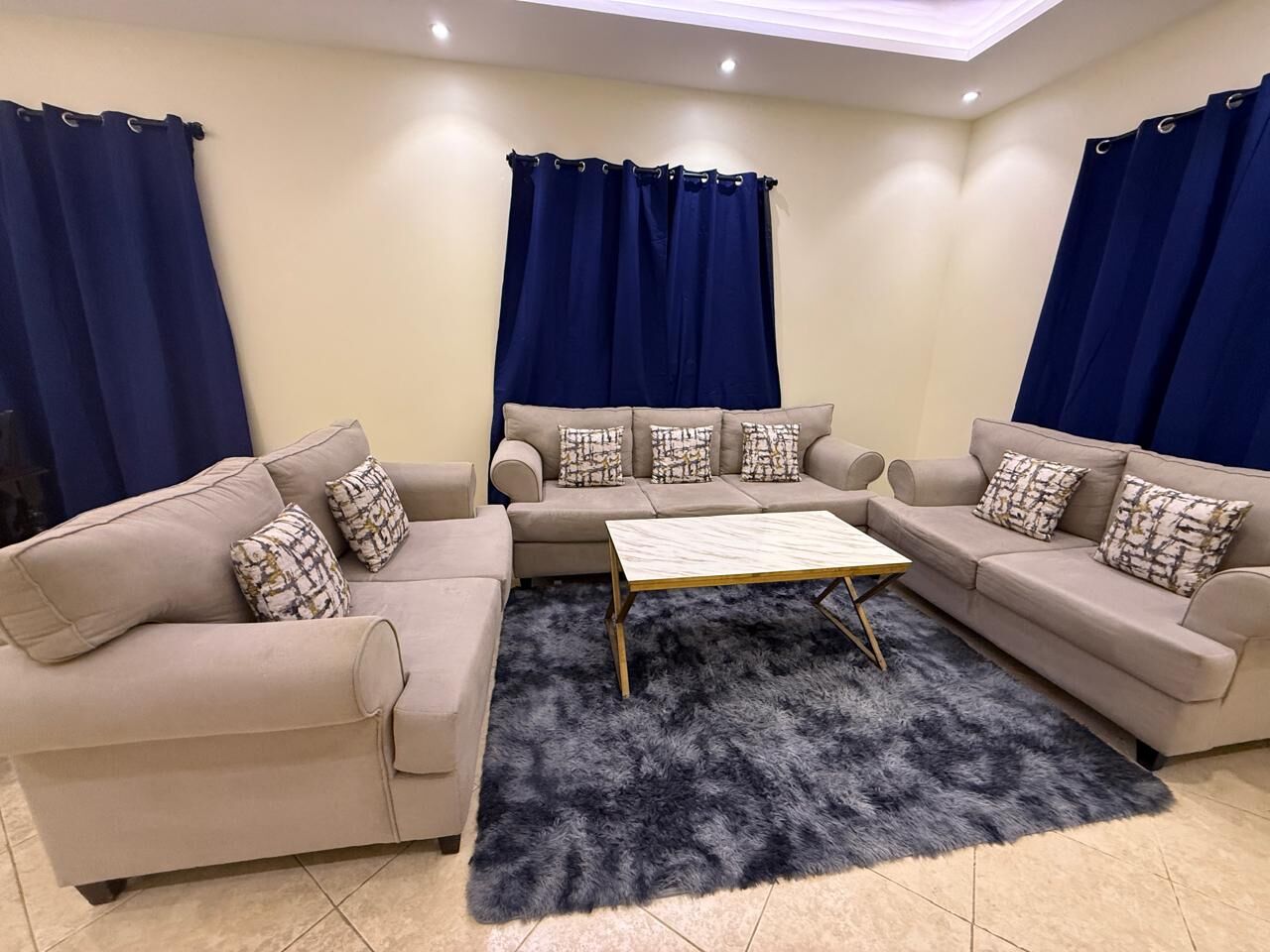 Jeddah, Furniture, SAR 1250,  7-seater Sofa + Table And 4 Serving Tables (fluffy Carpet- Free)