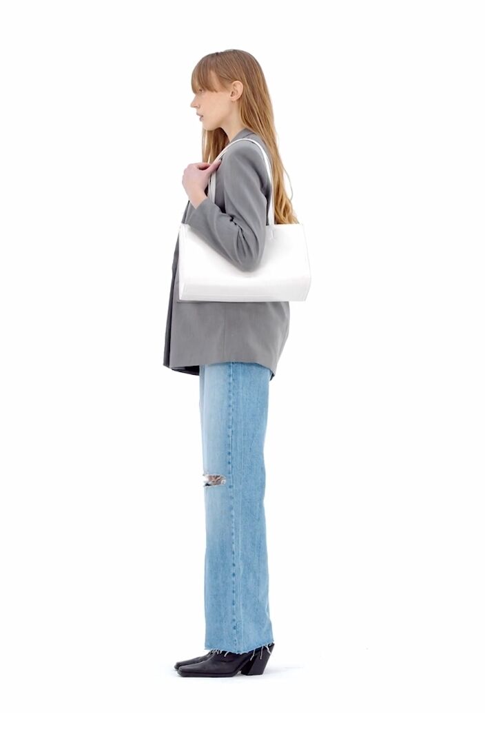 Isa Town, Clothing & Accessories, BHD 20,  STAND OIL - Oblong Bag / Cream