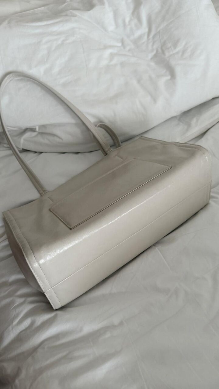 Isa Town, Clothing & Accessories, BHD 20,  STAND OIL - Oblong Bag / Cream