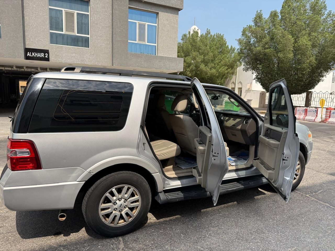 Khobar, Vehicles, Cars & Trucks , SAR 32000,  2011,  2011,  Automatic,  404000 KM,  SAR 32000, Ford Expedition XLT, Model , ODO