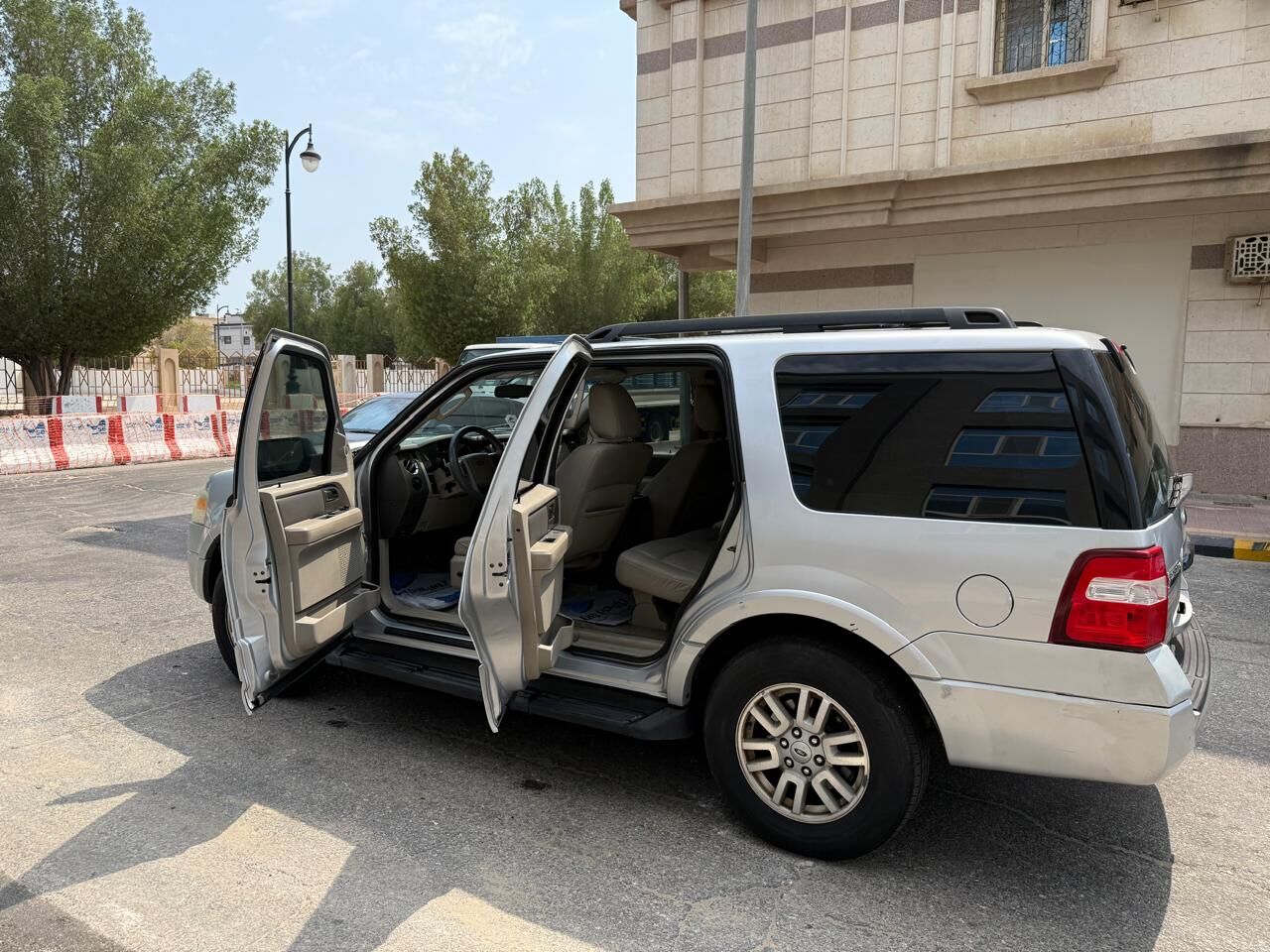 Khobar, Vehicles, Cars & Trucks , SAR 32000,  2011,  2011,  Automatic,  404000 KM,  SAR 32000, Ford Expedition XLT, Model , ODO