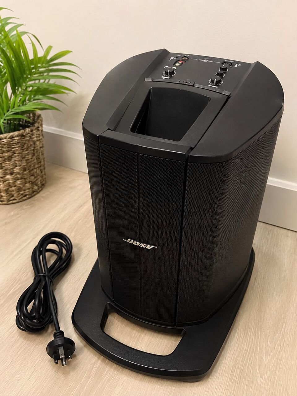 Manama, Home Audio, BHD 75,  Bose Portable Speaker For Sale ( Urgent )