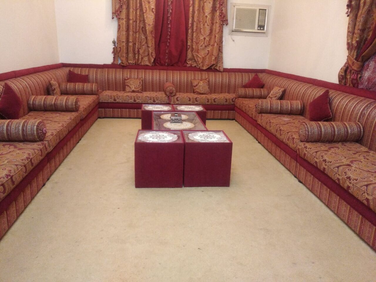 Al Aziziyah, Furniture, SAR 600,  20-Seater Sofa Set With Curtains For Sale  A Well-maintained 20-seater Sofa Set Is Availab