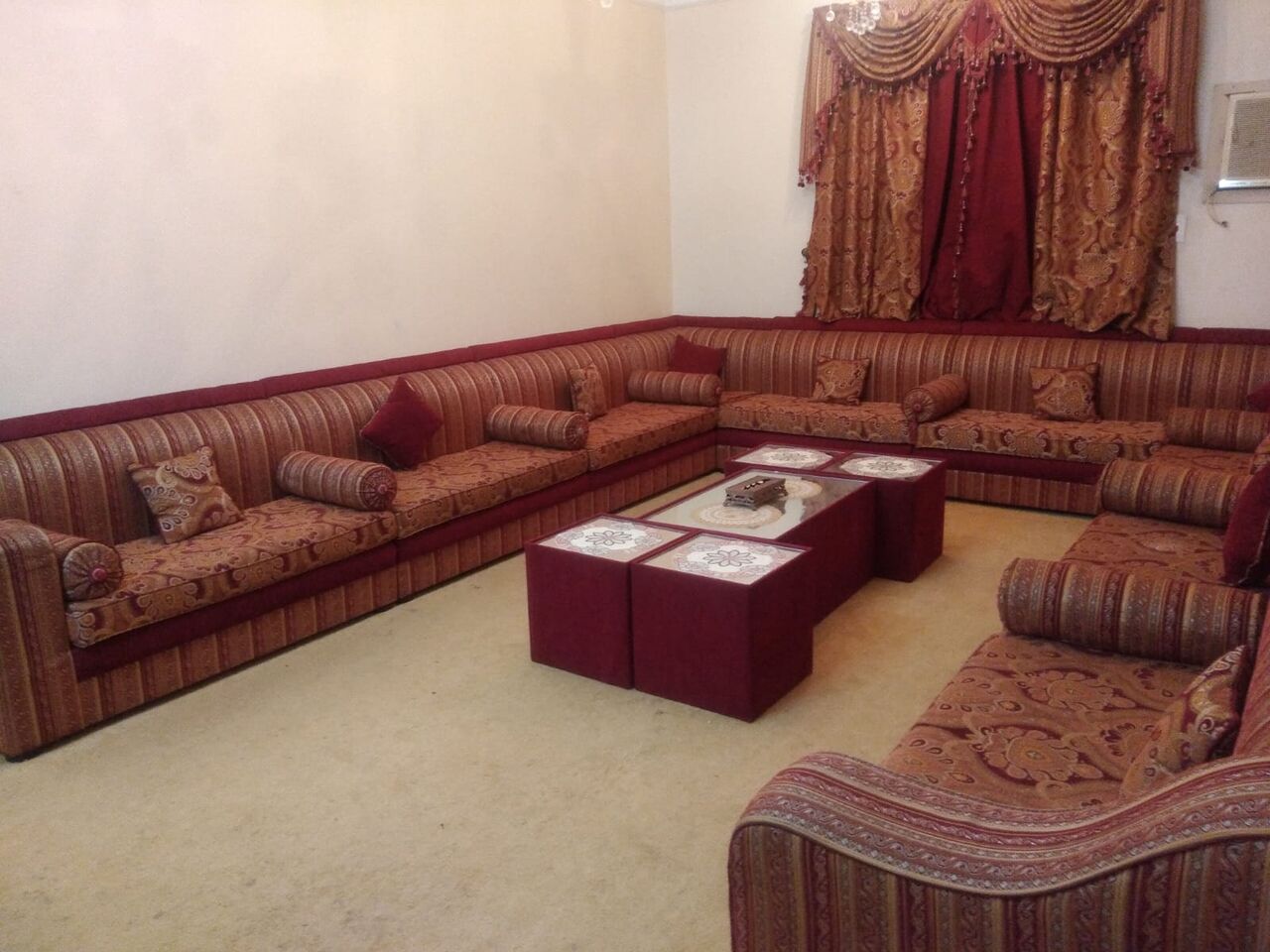 Al Aziziyah, Furniture, SAR 600,  20-Seater Sofa Set With Curtains For Sale  A Well-maintained 20-seater Sofa Set Is Availab