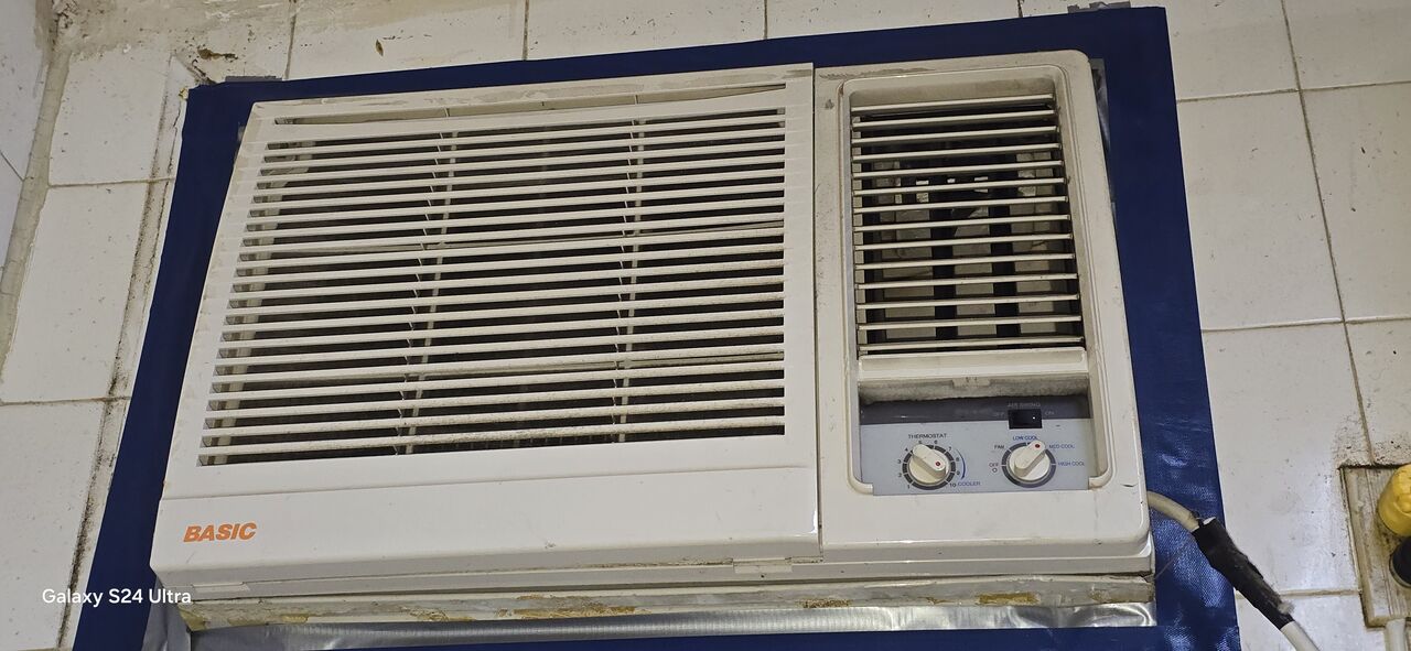 Khobar, Air Conditioners, SAR 600,  2. Ton Basic Aircondition Like New Condition For Sale...
