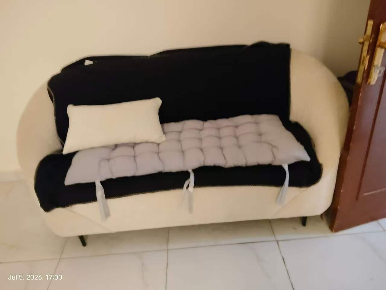 Riyadh, Furniture, SAR 150,  Sofa With Pillow And Cushion